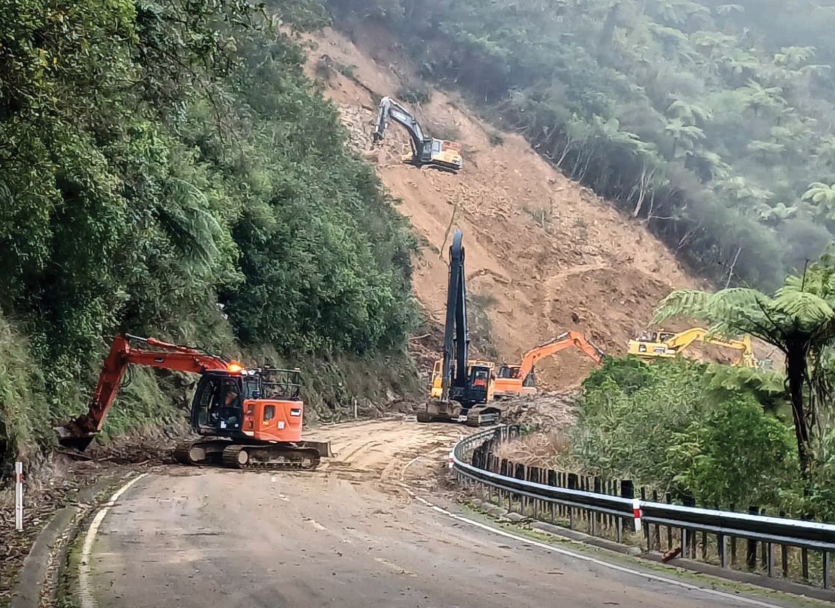 State Highway 3 Through Awakino Gorge Reopens Without Convoy