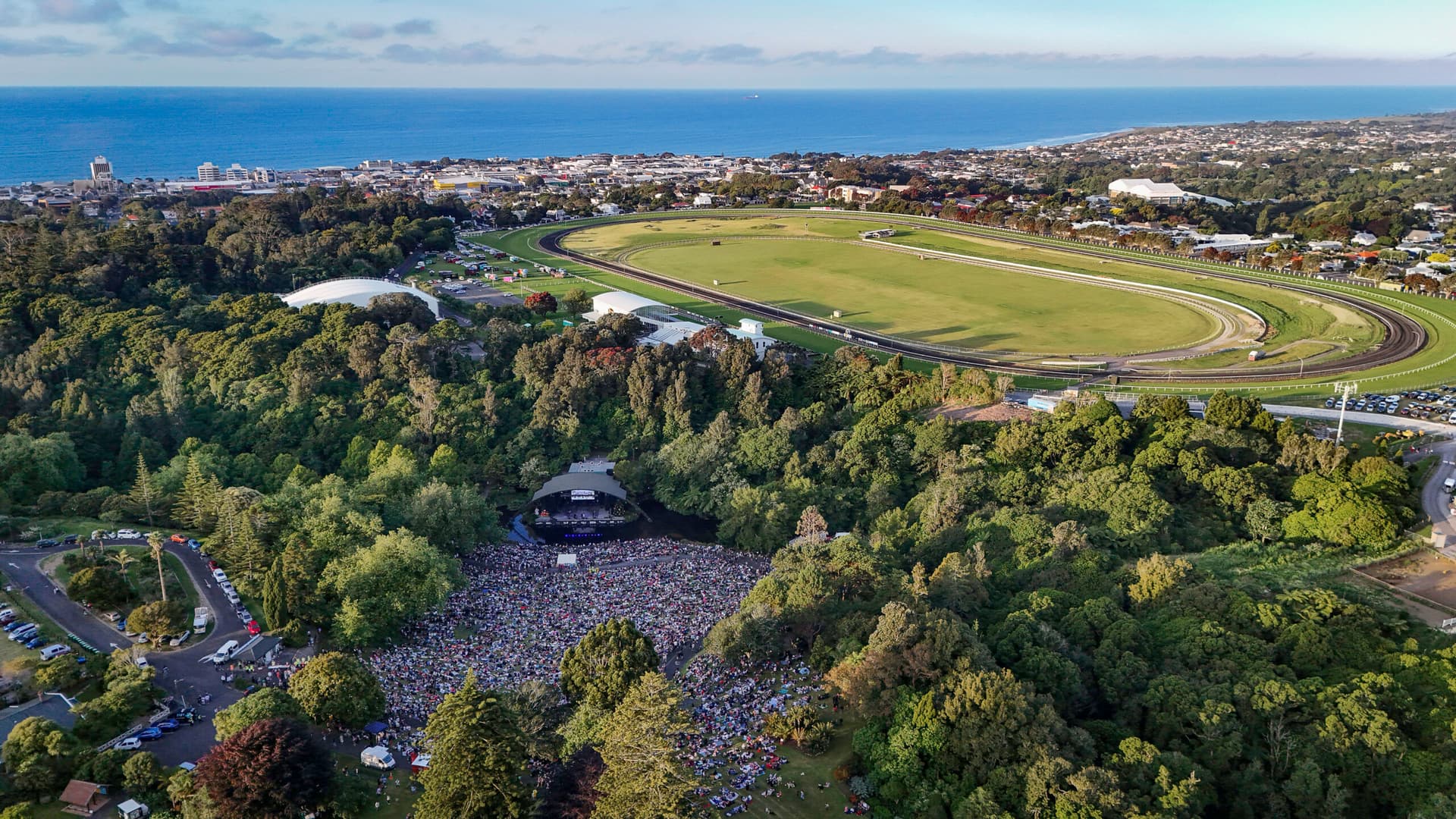 Christmas at the Bowl: Festive Show and Fireworks Light Up Pukekura Park Tonight