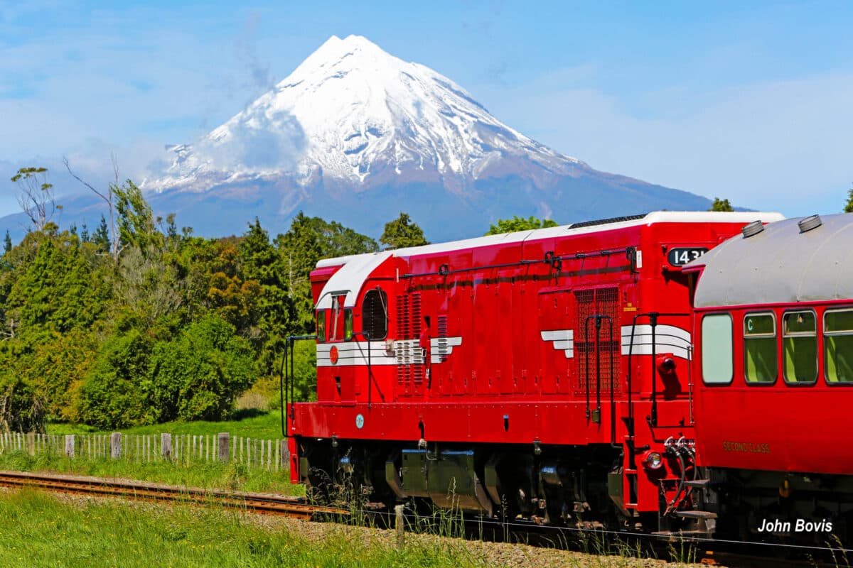 Heritage 'big red train' returns to Taranaki for AmeriCARna weekend rail experiences