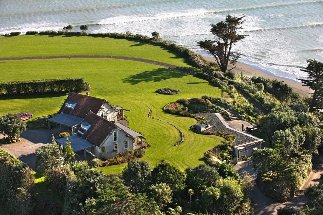 Ahu Ahu Beach Villas