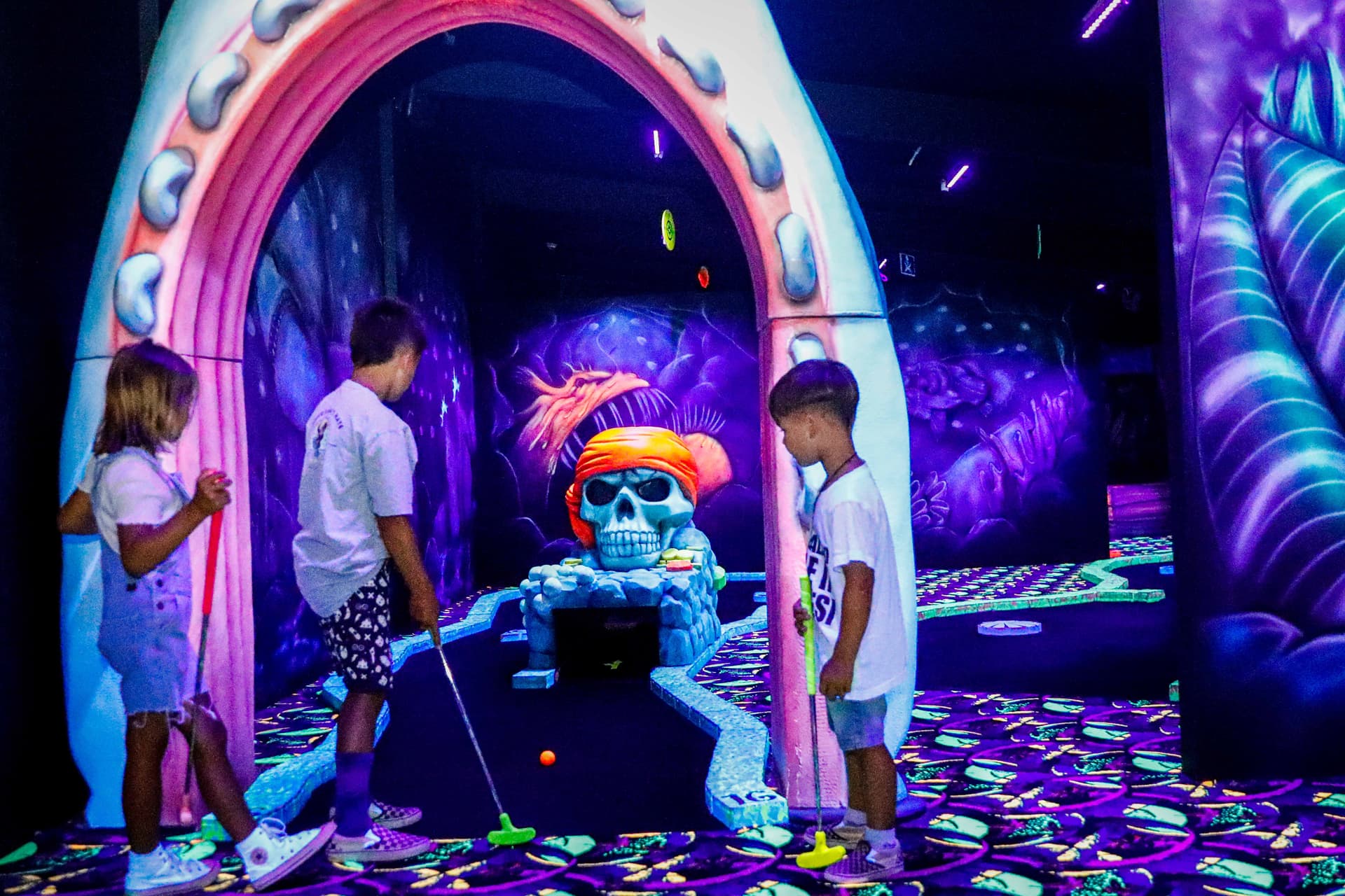 Black Light Mini-Putt