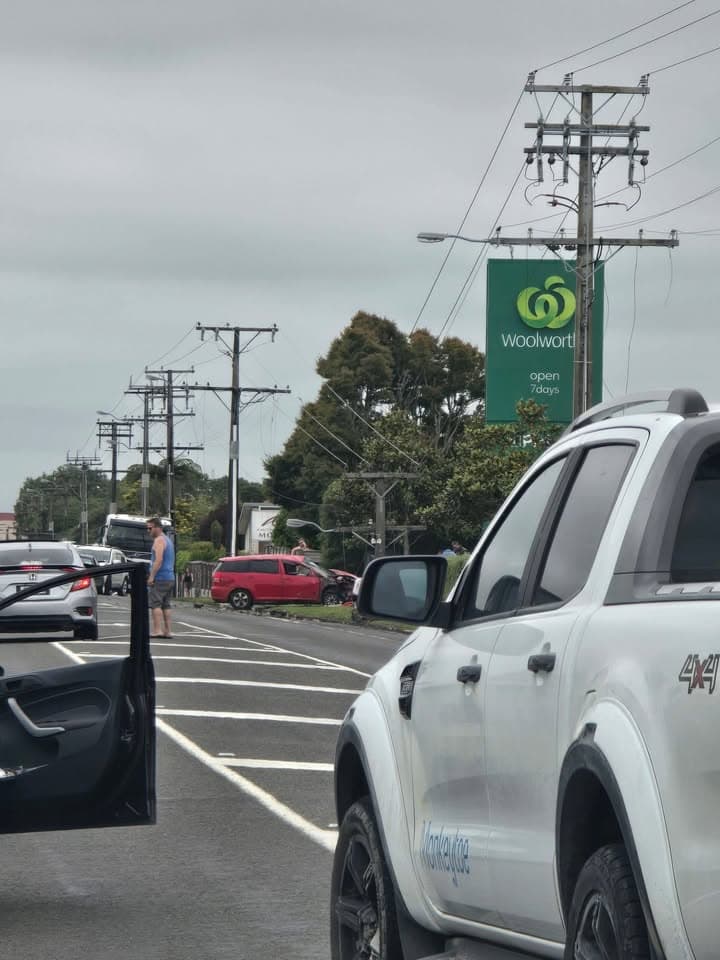 Crash on SH3 main road in Stratford outside Woolworths - a vehicle has taken down a power pole causing outages to 416…