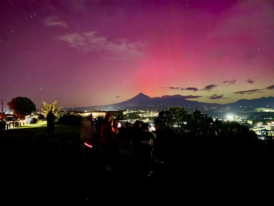 Heading out to get some snaps of the Aurora. First stop Mount Moturoa. Really busy up here. Still early but there’s a…
