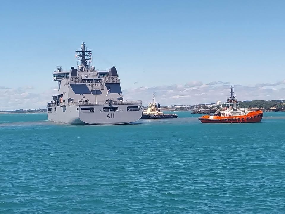⚓️ HMNZS Aotearoa arrived at Port Taranaki today for a six day visit.