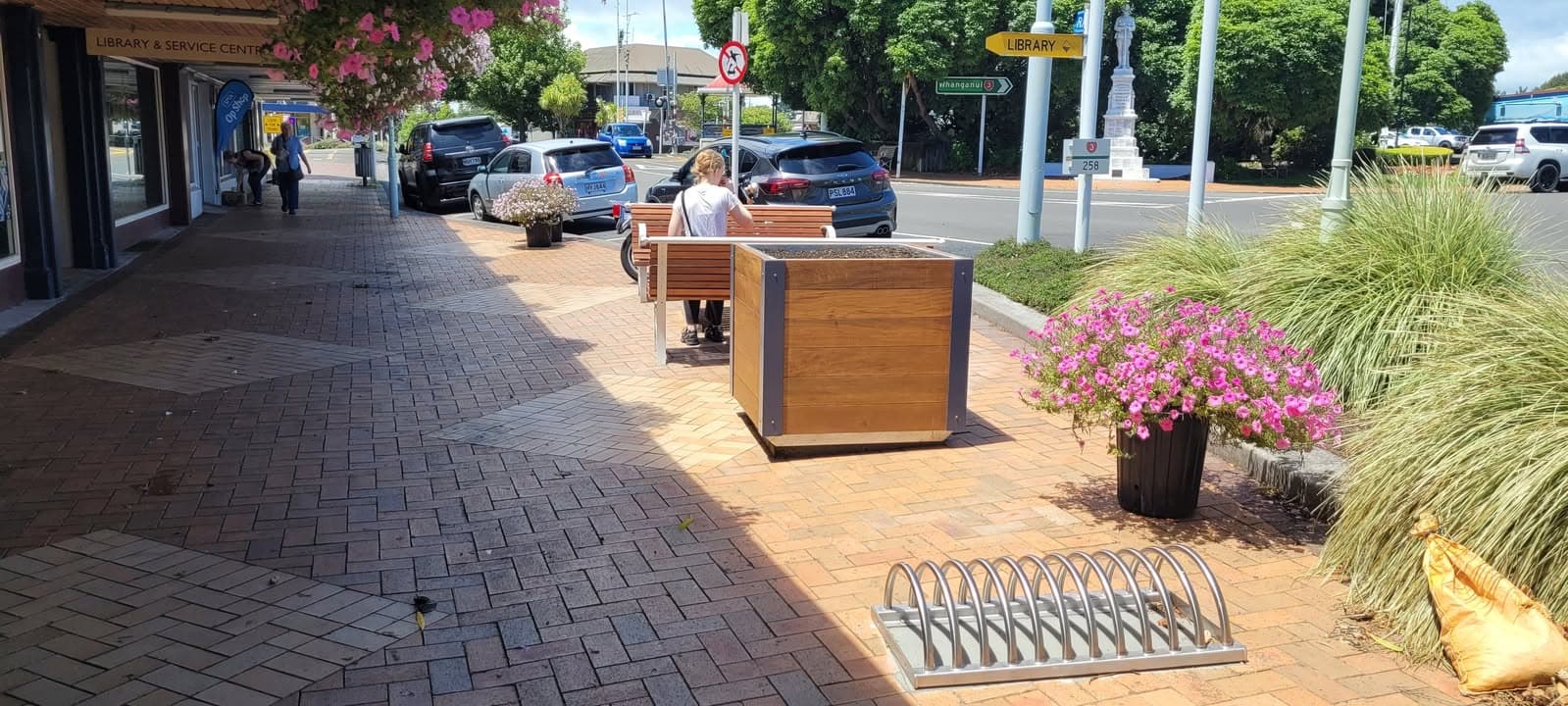 🪑 Upgraded street furniture outside Inglewood Library, made possible with help from the Inglewood Community Board and…